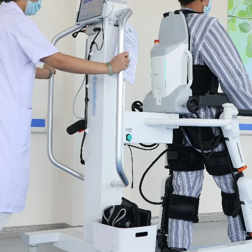 Đĩa mã hóa quang học y tế có nhiều ứng dụng khác nhau trong lĩnh vực y tế, được sử dụng để đo vị trí, theo dõi chuyển động và cung cấp thông tin vị trí chính xác. Chúng là thành phần cảm biến thiết yếu trong các thiết bị y tế và hệ thống trị liệu, hỗ trợ chẩn đoán và điều trị chính xác cho bệnh nhân.