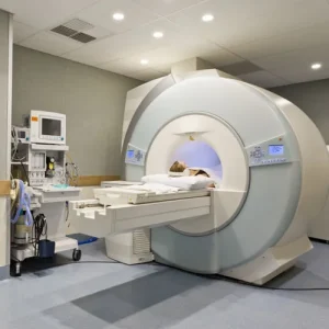 Kết nối điện Đầu nối điện y tế đóng một vai trò quan trọng trong ngành chăm sóc sức khỏe, tạo điều kiện thuận lợi cho việc kết nối và truyền tải nguồn, tín hiệu và dữ liệu để đảm bảo hoạt động và chức năng phù hợp của thiết bị và dụng cụ y tế. Các đầu nối này cần phải tuân thủ các tiêu chuẩn và quy định y tế nghiêm ngặt để đảm bảo tính an toàn, độ tin cậy và khả năng tương thích.