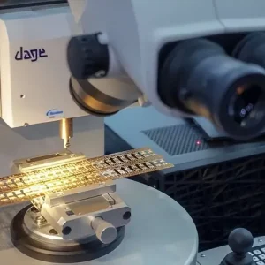 Lưới kim loại khắc đóng một vai trò quan trọng trong các quy trình sản xuất có độ chính xác cao, cấp micromet khác nhau, đặc biệt là trong các lĩnh vực như sản xuất chất bán dẫn, sản xuất MEMS và thiết bị quang điện tử.