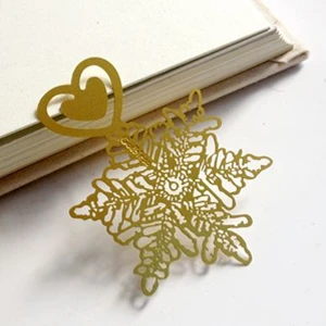 Christmas-Gift-Lovers-Snowflake-Bookmark