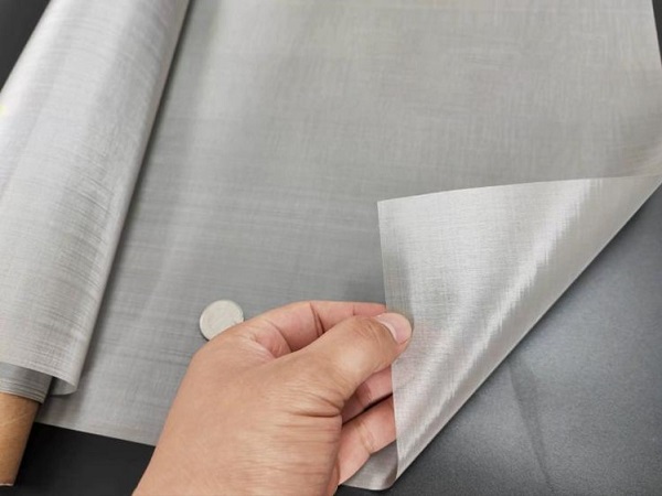 Aluminum Mesh Filter: Complete Guide for Professionals 4 aluminum Woven Mesh