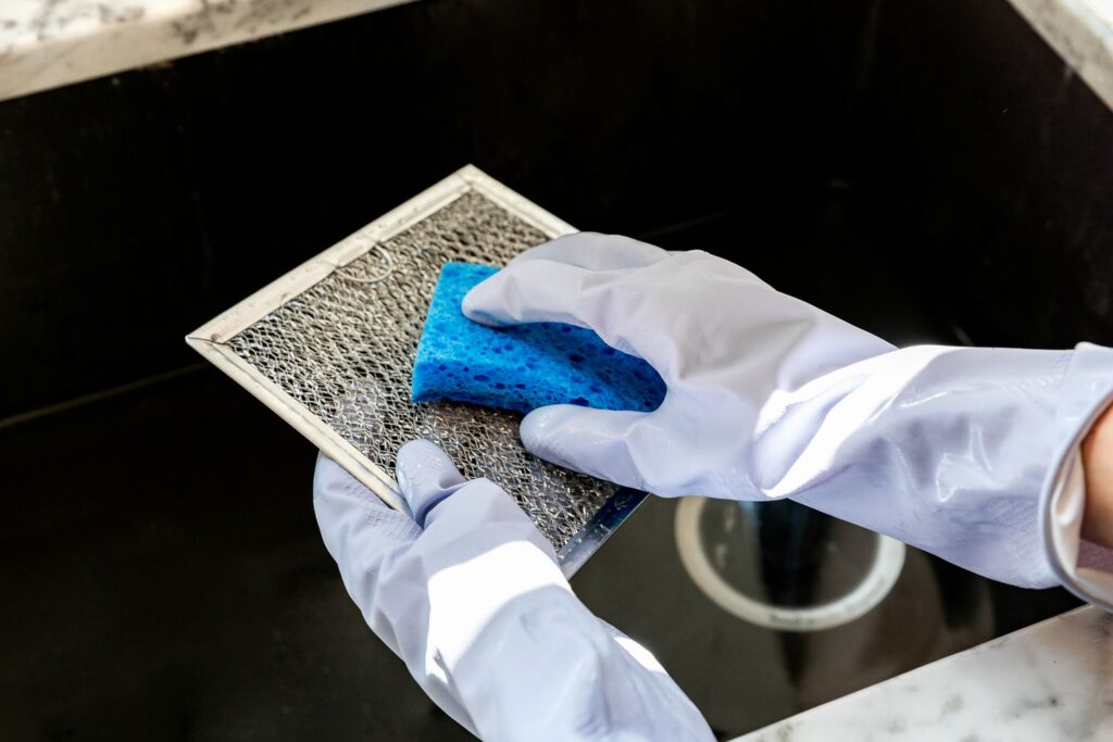 How to clean metal mesh filter