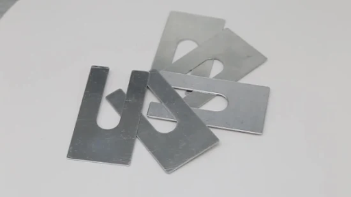 Slotted shim washer