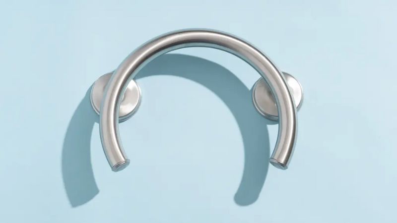  Handrails and Grab Handles